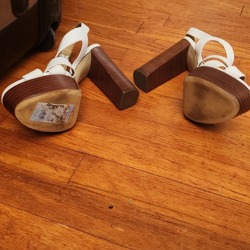 Michael kor heels - Picture 3 of 3